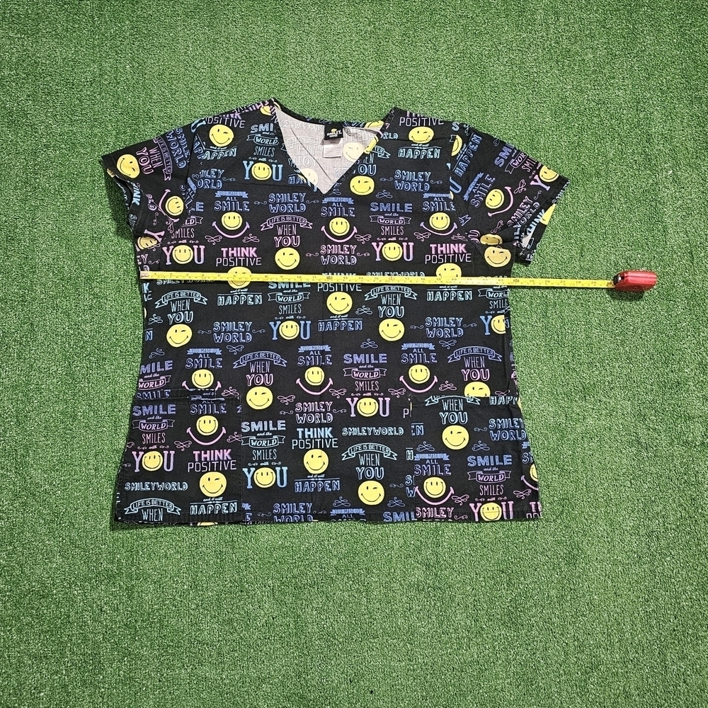 Smiley Print Scrub Top XL - Picture 5 of 6